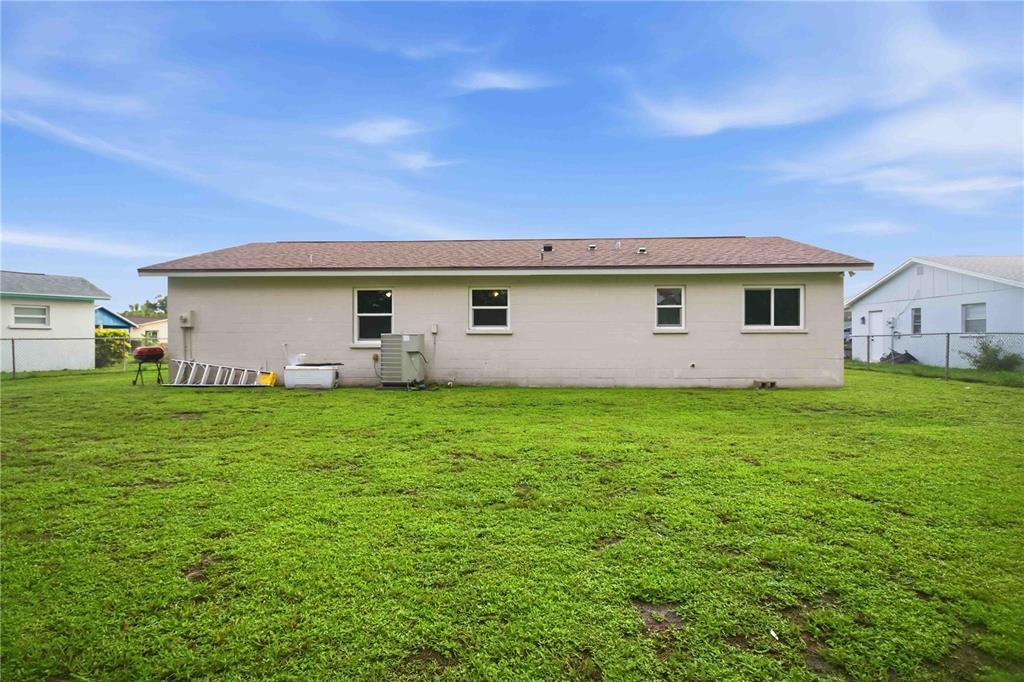Active With Contract: $275,000 (3 beds, 2 baths, 1000 Square Feet)