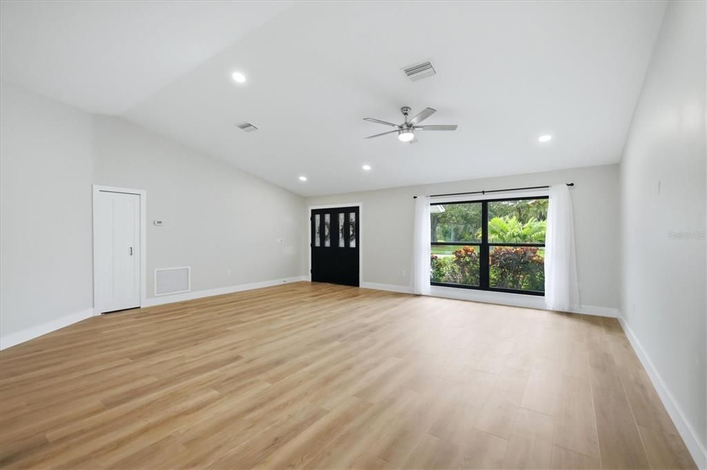 For Sale: $1,000,000 (3 beds, 3 baths, 2611 Square Feet)