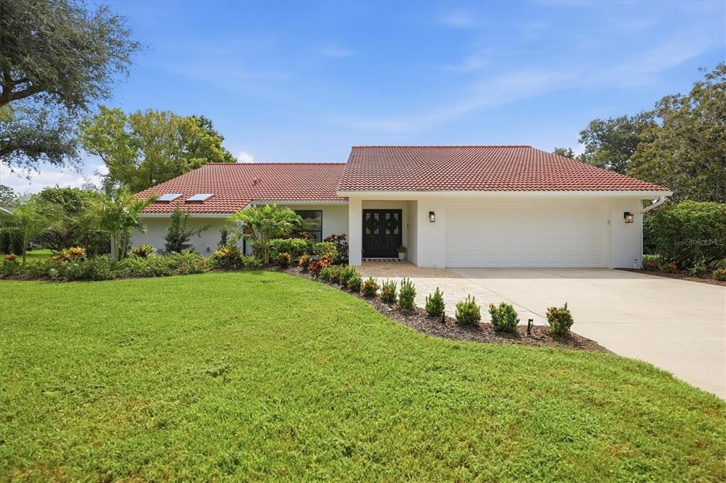 For Sale: $1,000,000 (3 beds, 3 baths, 2611 Square Feet)
