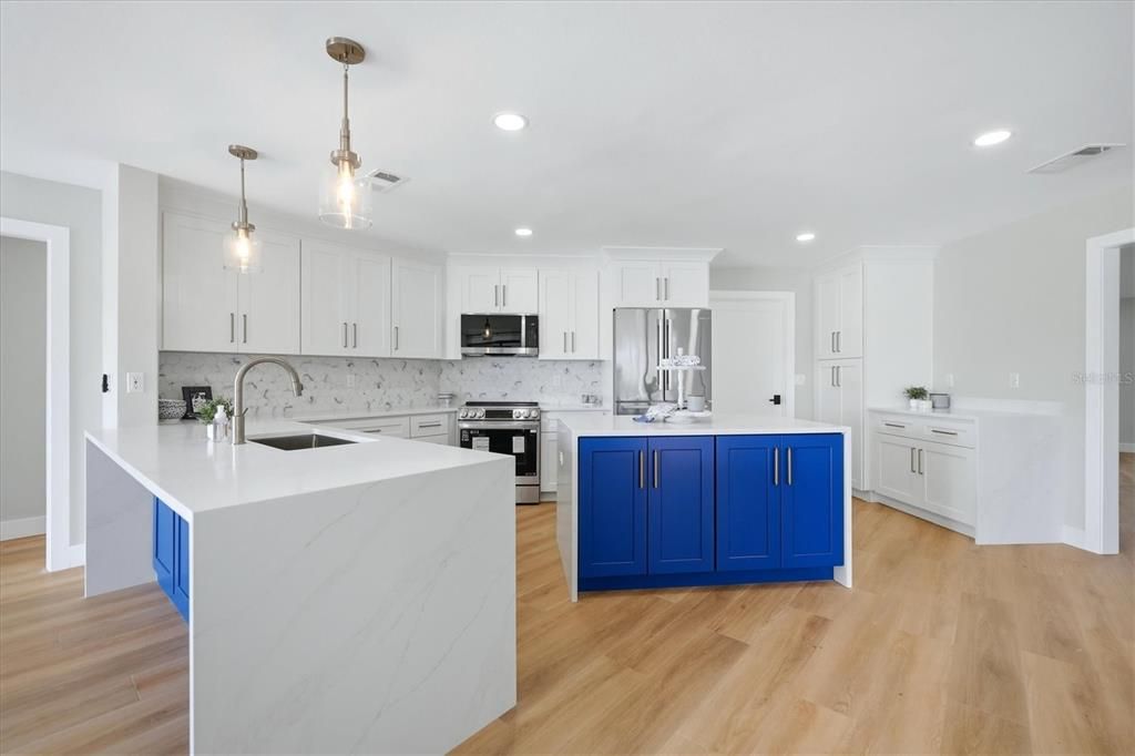 For Sale: $1,000,000 (3 beds, 3 baths, 2611 Square Feet)