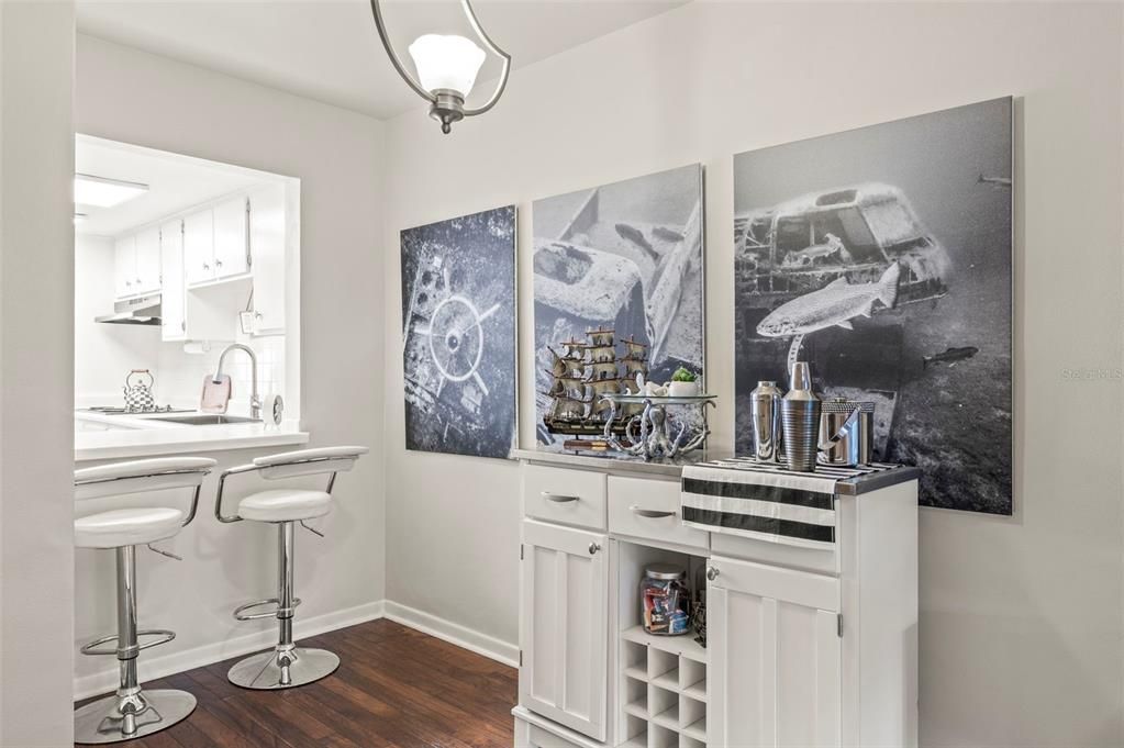 For Sale: $100,000 (1 beds, 1 baths, 700 Square Feet)