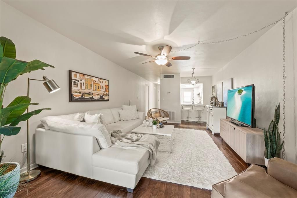 For Sale: $100,000 (1 beds, 1 baths, 700 Square Feet)
