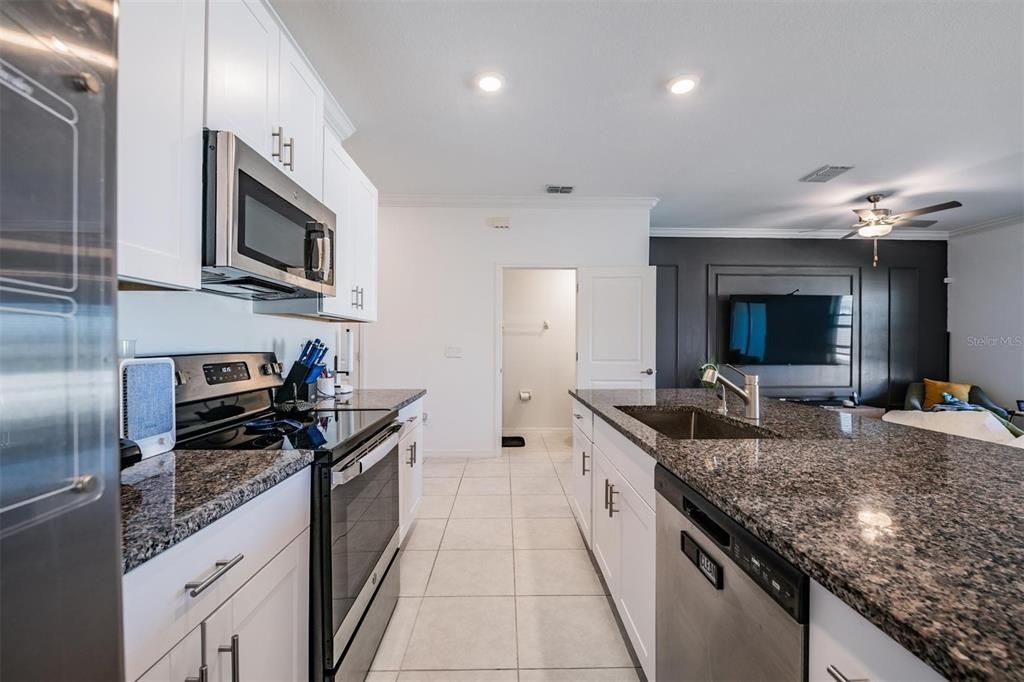 En Venta: $285,000 (3 camas, 2 baños, 1601 Pies cuadrados)