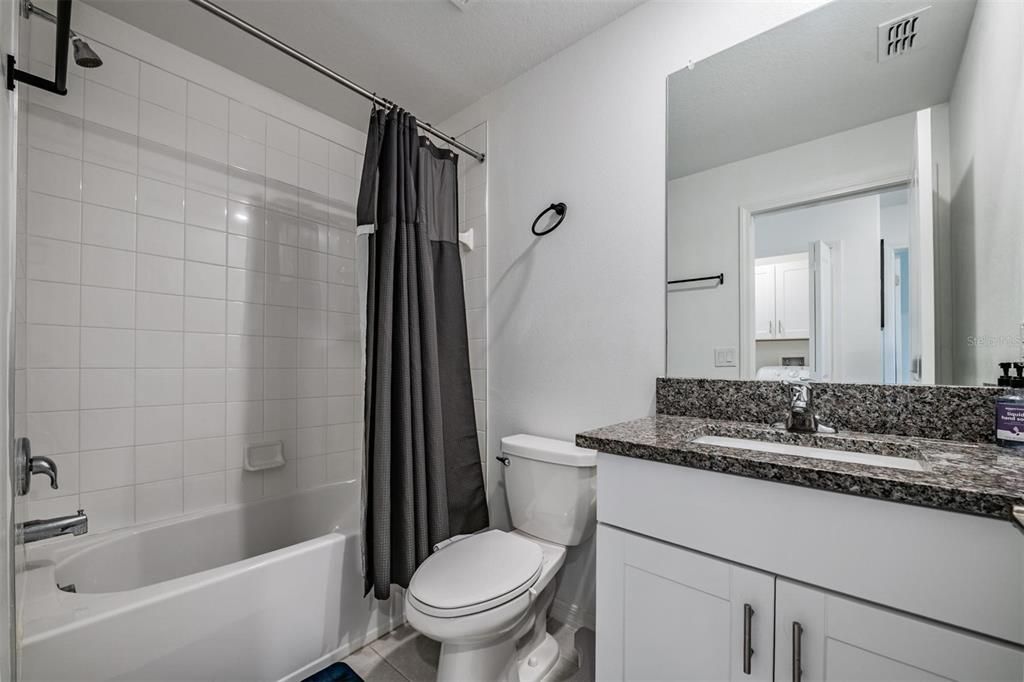 En Venta: $285,000 (3 camas, 2 baños, 1601 Pies cuadrados)