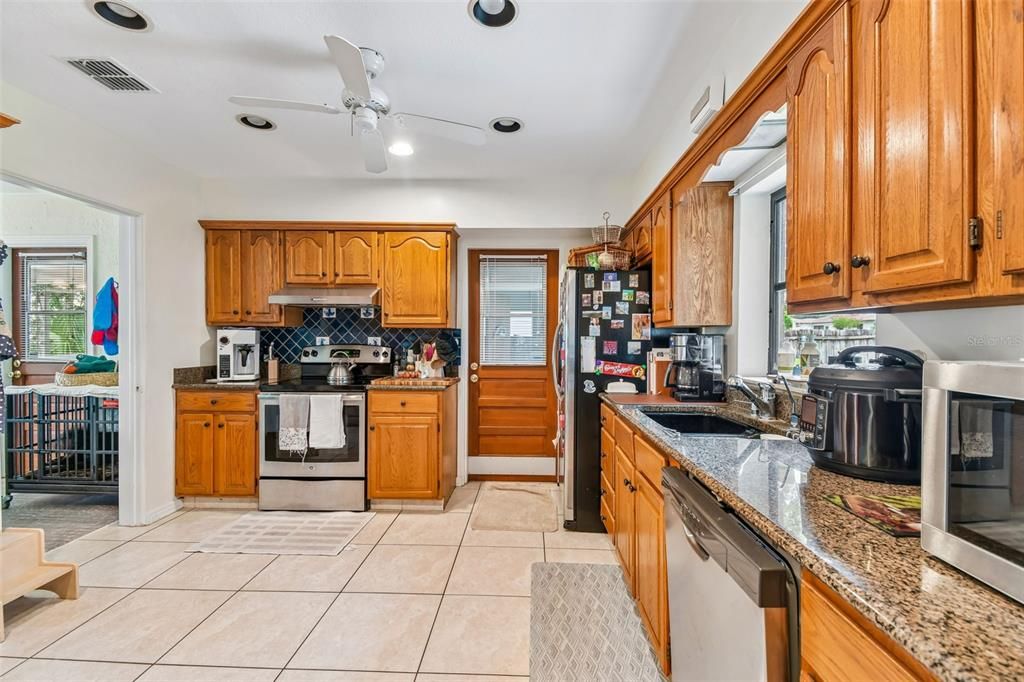 En Venta: $540,000 (3 camas, 2 baños, 1618 Pies cuadrados)