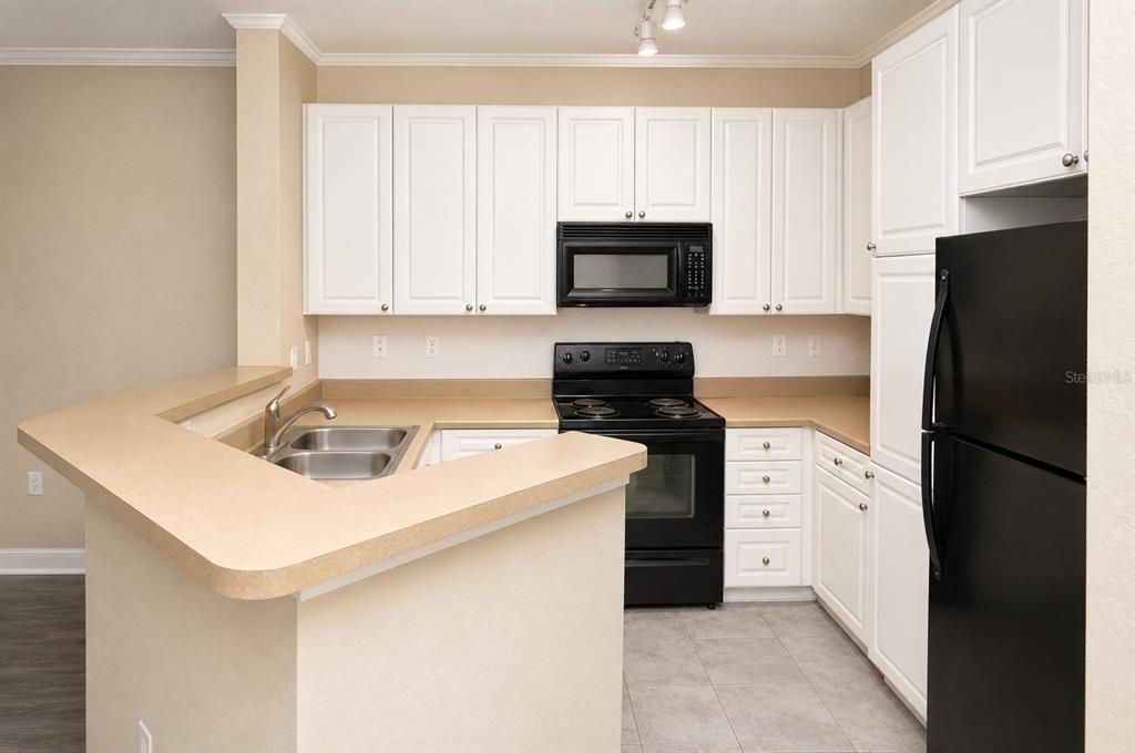 В аренду: $1,600 (1 спален, 1 ванн, 700 Квадратных фут)