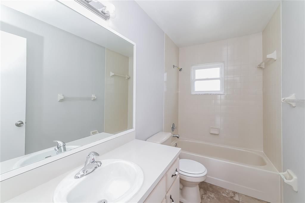 В аренду: $2,445 (4 спален, 2 ванн, 1608 Квадратных фут)