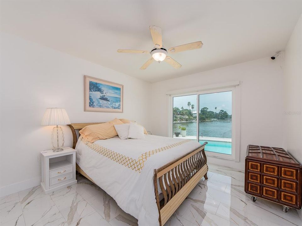 En Venta: $1,775,000 (3 camas, 2 baños, 2240 Pies cuadrados)