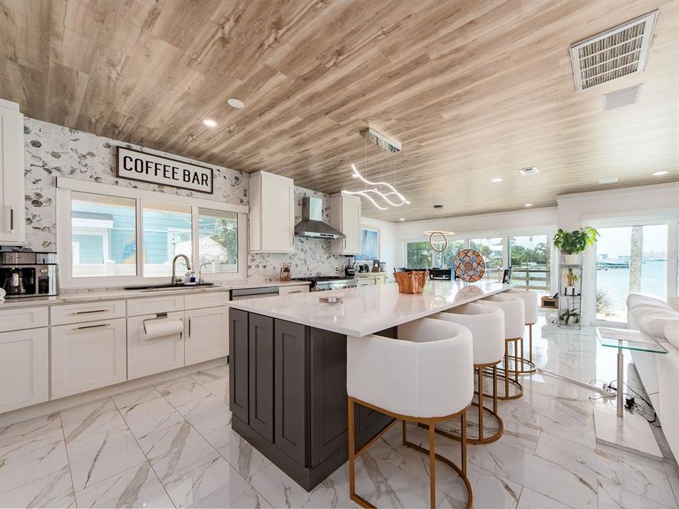 En Venta: $1,775,000 (3 camas, 2 baños, 2240 Pies cuadrados)