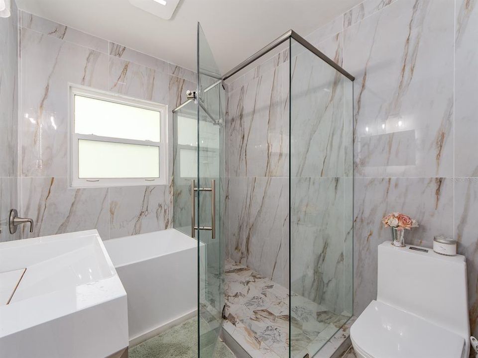 En Venta: $1,775,000 (3 camas, 2 baños, 2240 Pies cuadrados)