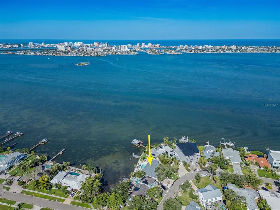 En Venta: $1,775,000 (3 camas, 2 baños, 2240 Pies cuadrados)