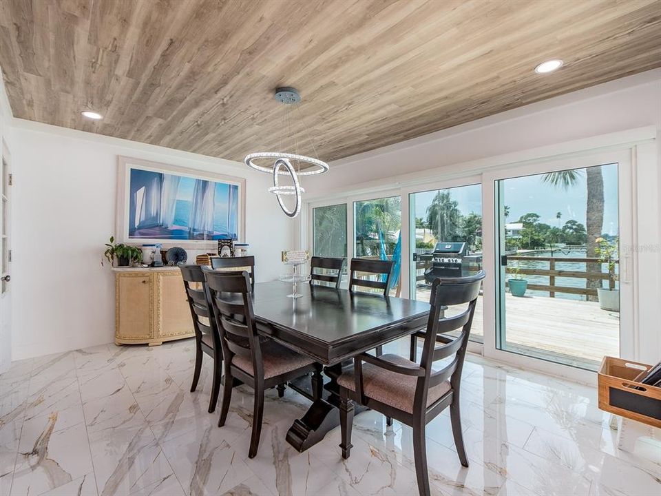 En Venta: $1,775,000 (3 camas, 2 baños, 2240 Pies cuadrados)