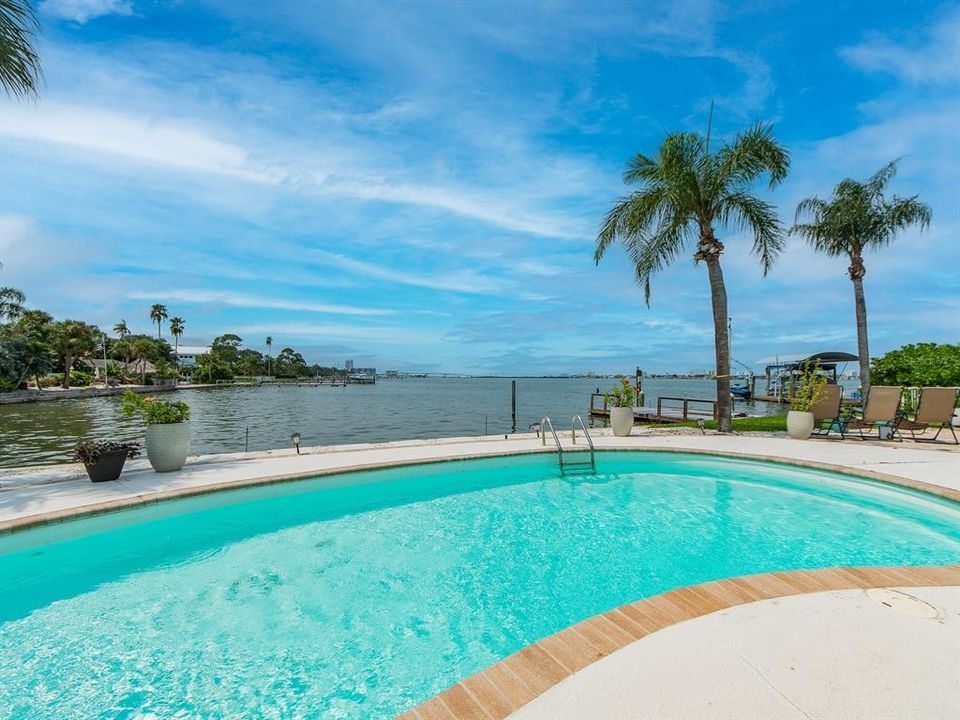 En Venta: $1,775,000 (3 camas, 2 baños, 2240 Pies cuadrados)