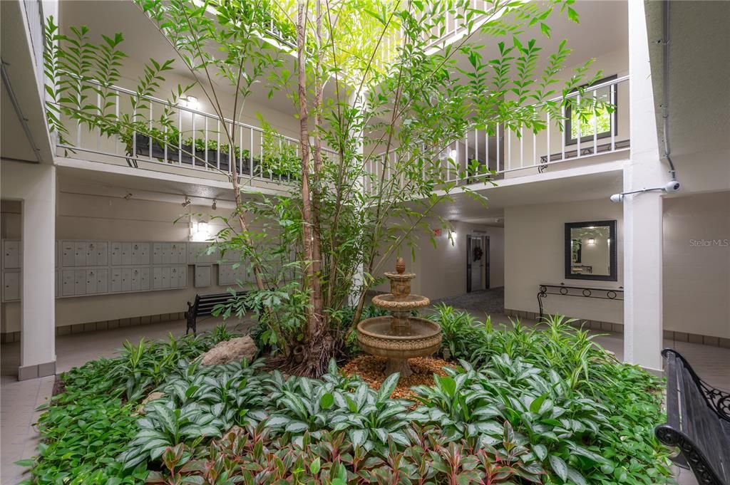 На продажу: $375,000 (2 спален, 2 ванн, 936 Квадратных фут)