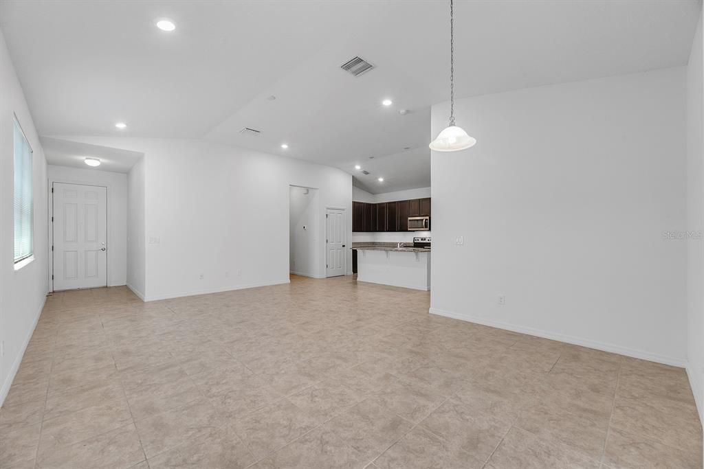 En Renta: $2,200 (3 camas, 2 baños, 1527 Pies cuadrados)