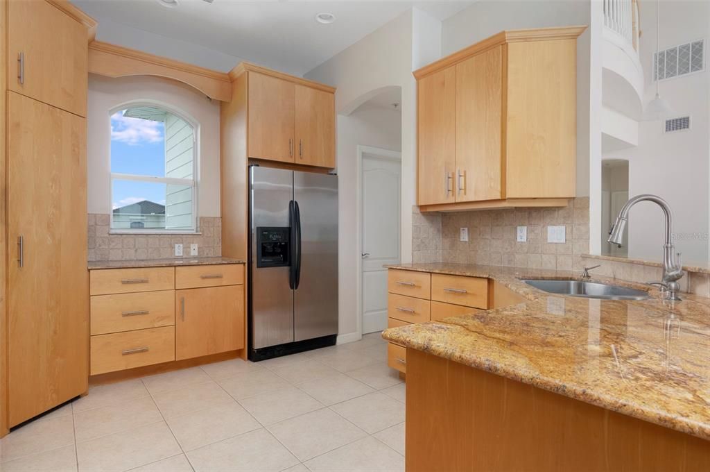 В аренду: $4,799 (3 спален, 2 ванн, 2421 Квадратных фут)
