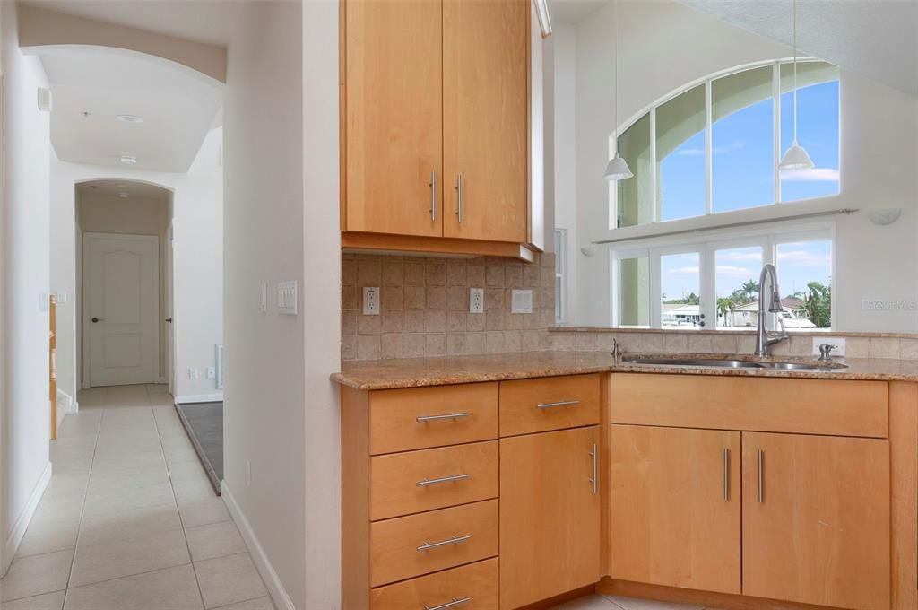В аренду: $4,799 (3 спален, 2 ванн, 2421 Квадратных фут)