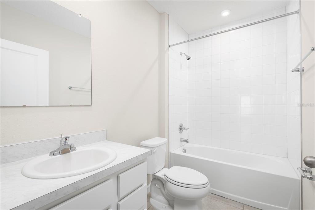 На продажу: $269,990 (3 спален, 2 ванн, 1313 Квадратных фут)