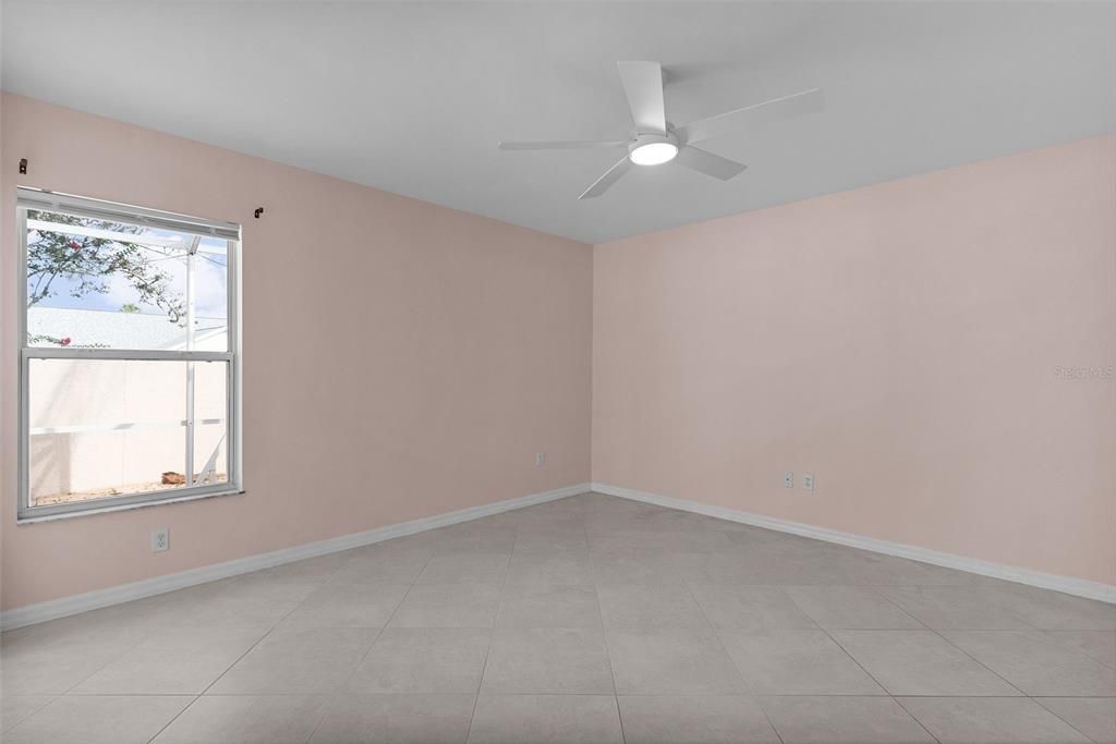 For Sale: $315,000 (2 beds, 2 baths, 1139 Square Feet)