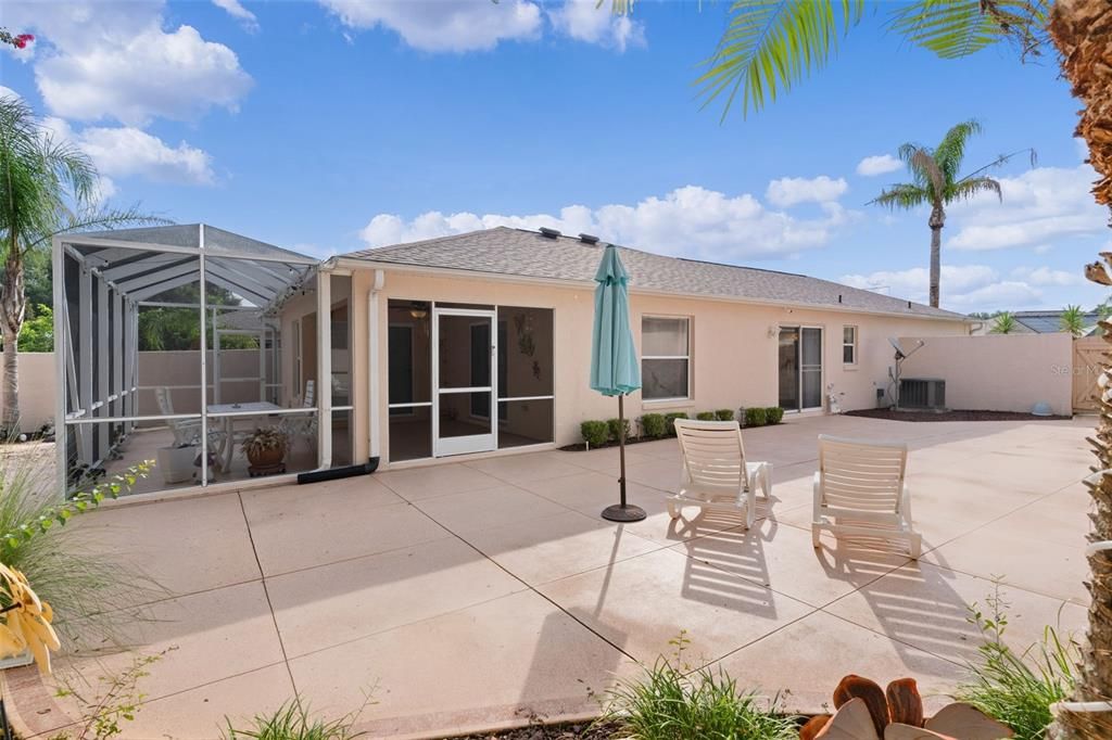 For Sale: $315,000 (2 beds, 2 baths, 1139 Square Feet)