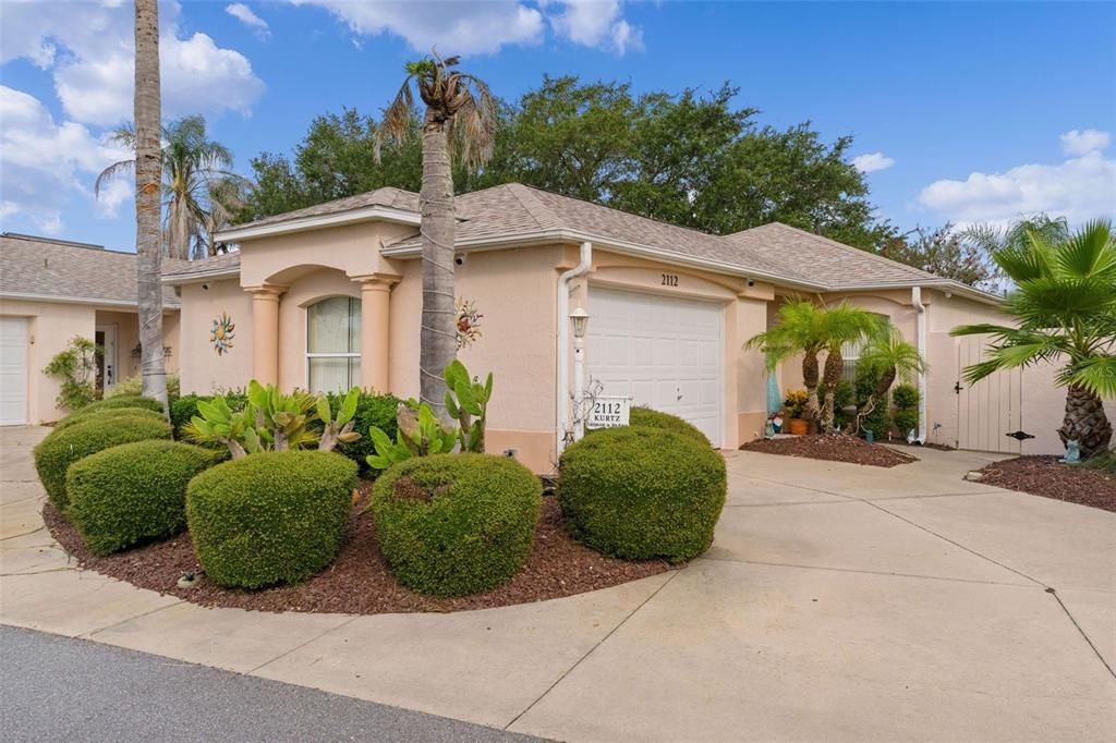 For Sale: $315,000 (2 beds, 2 baths, 1139 Square Feet)