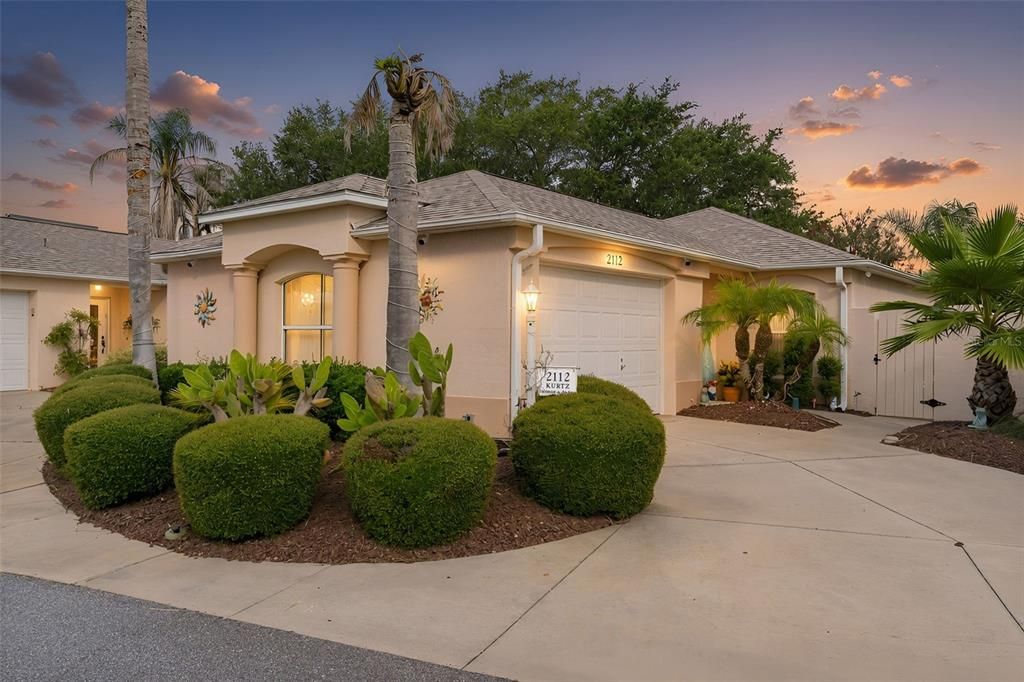 For Sale: $315,000 (2 beds, 2 baths, 1139 Square Feet)