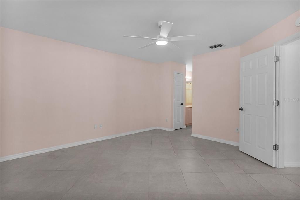For Sale: $315,000 (2 beds, 2 baths, 1139 Square Feet)