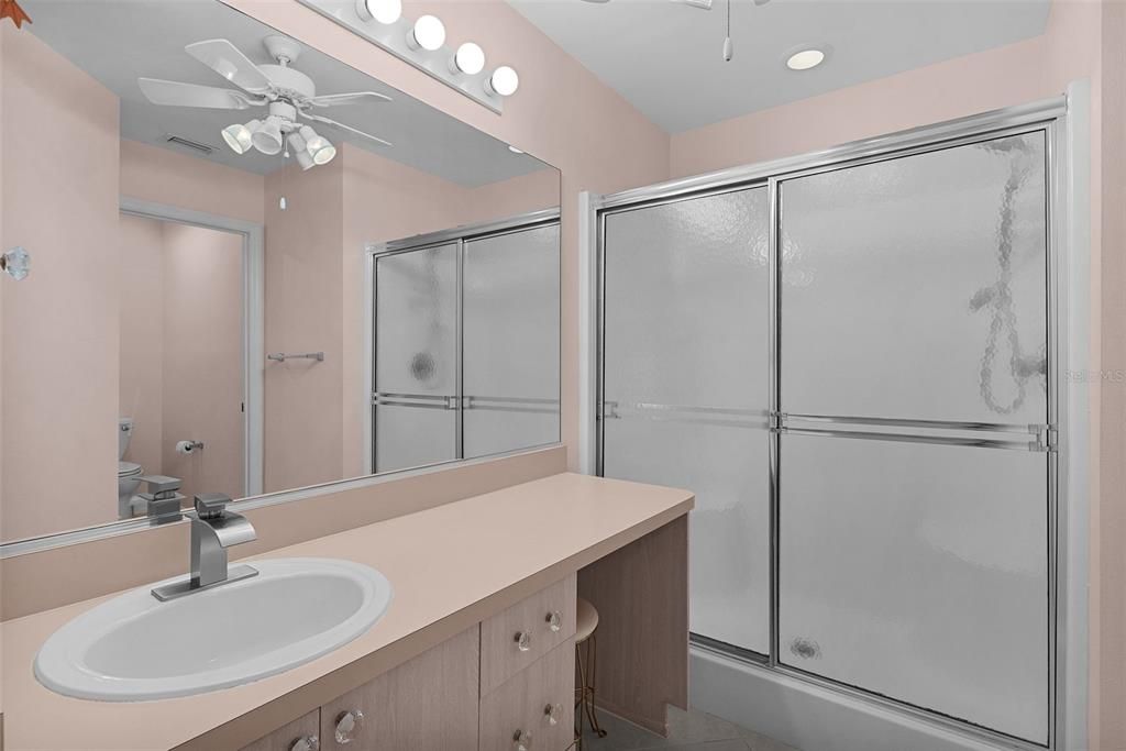 For Sale: $315,000 (2 beds, 2 baths, 1139 Square Feet)