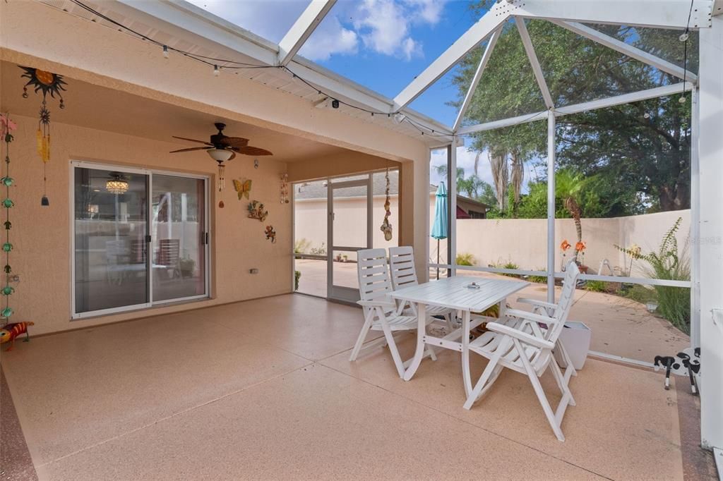 For Sale: $315,000 (2 beds, 2 baths, 1139 Square Feet)