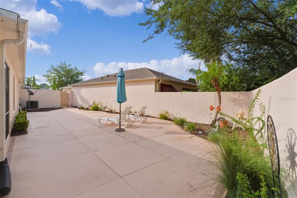 For Sale: $315,000 (2 beds, 2 baths, 1139 Square Feet)