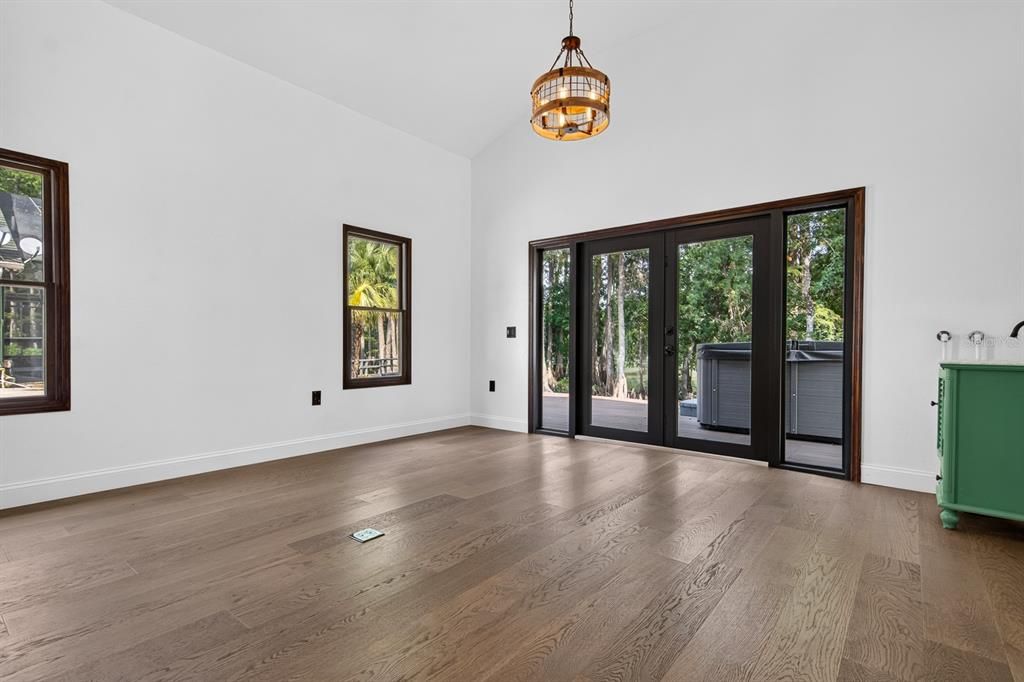 En Venta: $665,000 (3 camas, 2 baños, 2879 Pies cuadrados)