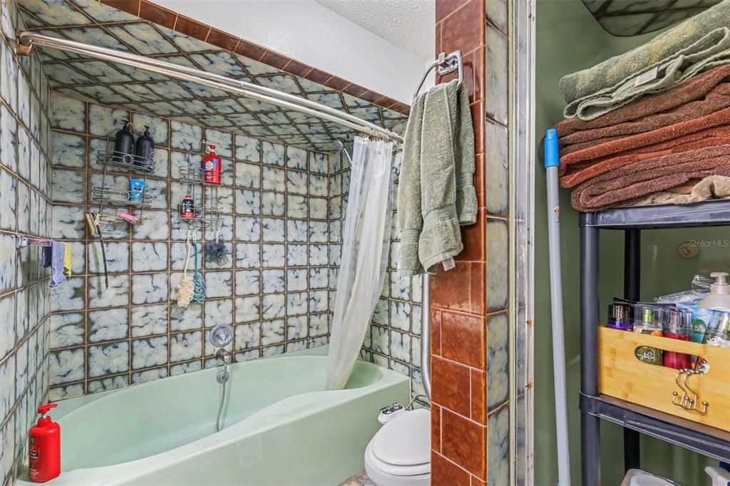 En Venta: $300,000 (4 camas, 3 baños, 2514 Pies cuadrados)