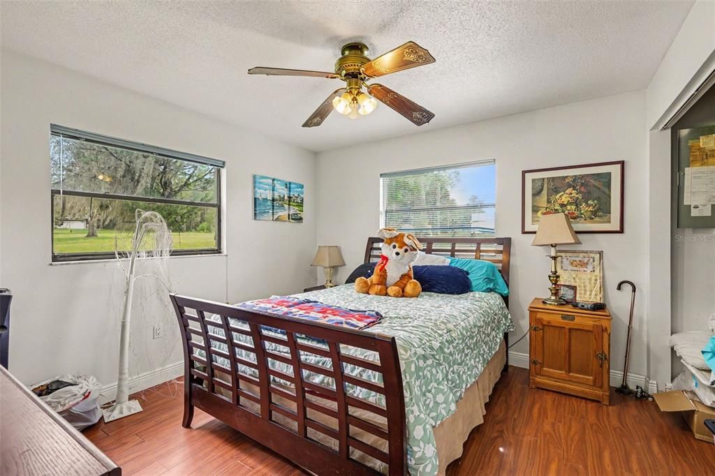 En Venta: $300,000 (4 camas, 3 baños, 2514 Pies cuadrados)
