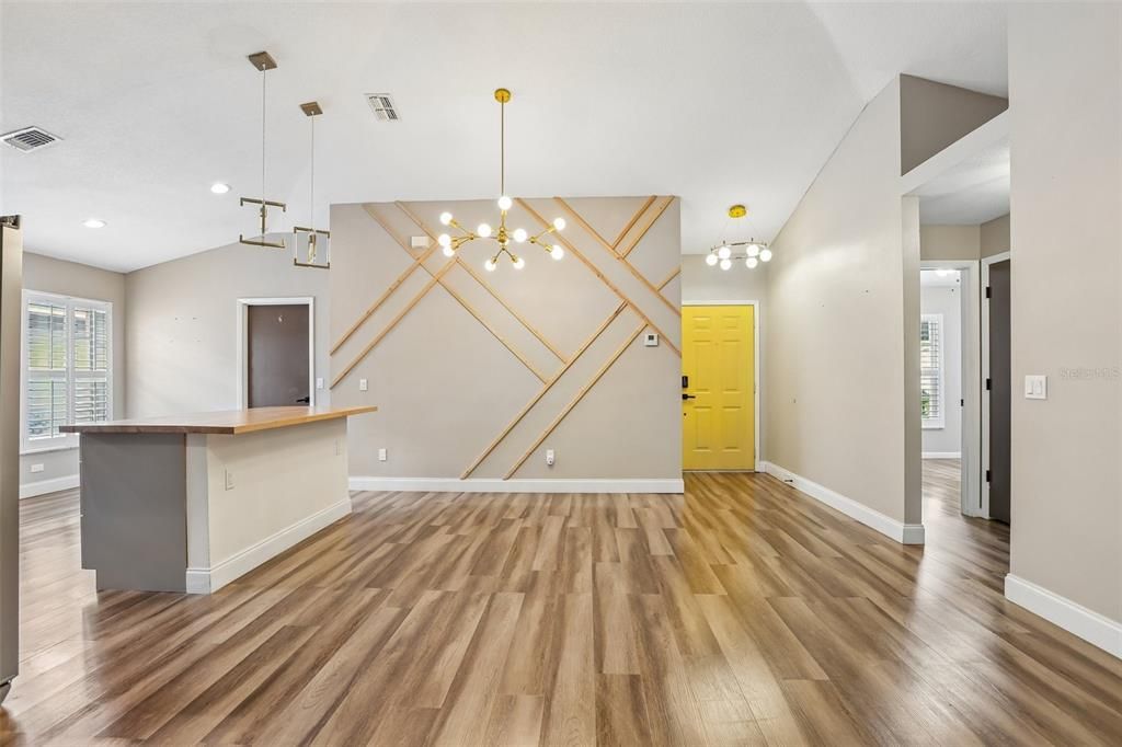Active With Contract: $360,000 (3 beds, 2 baths, 1260 Square Feet)