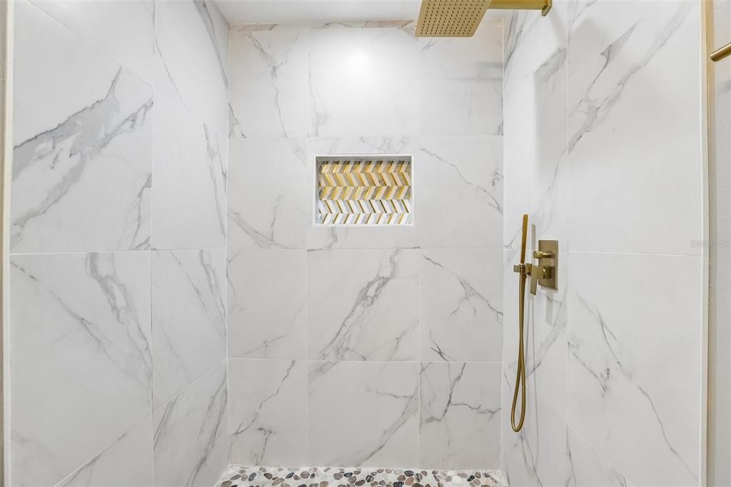 Active With Contract: $360,000 (3 beds, 2 baths, 1260 Square Feet)