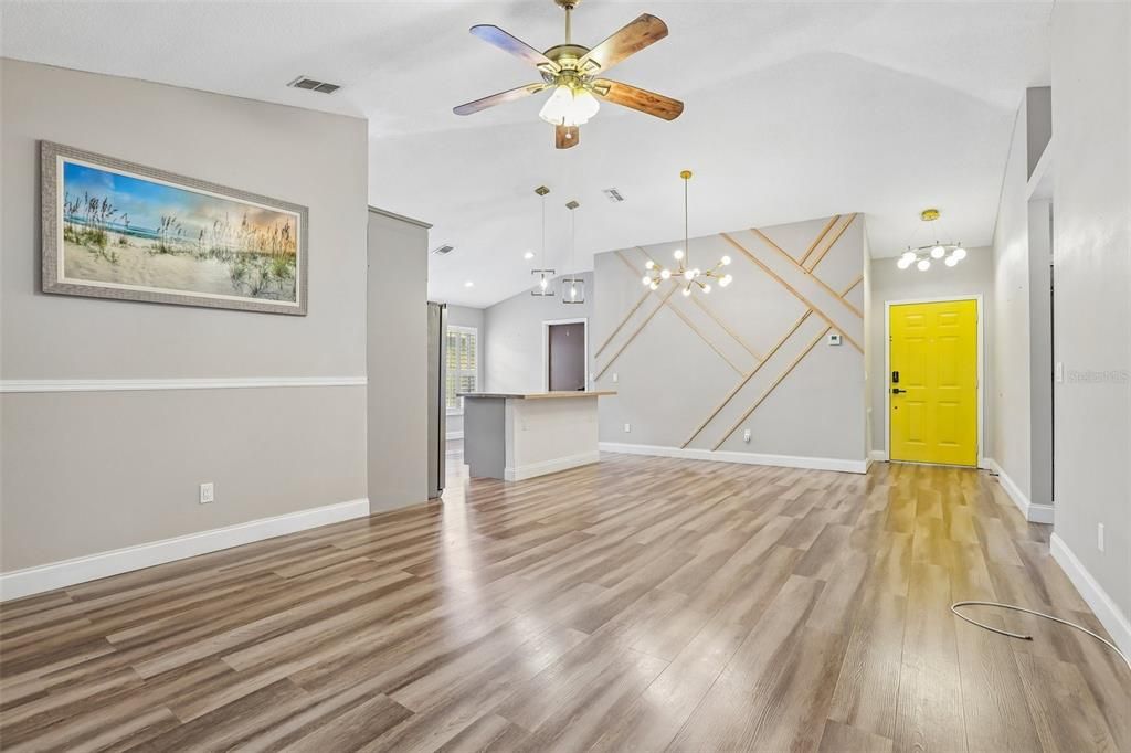 Active With Contract: $360,000 (3 beds, 2 baths, 1260 Square Feet)
