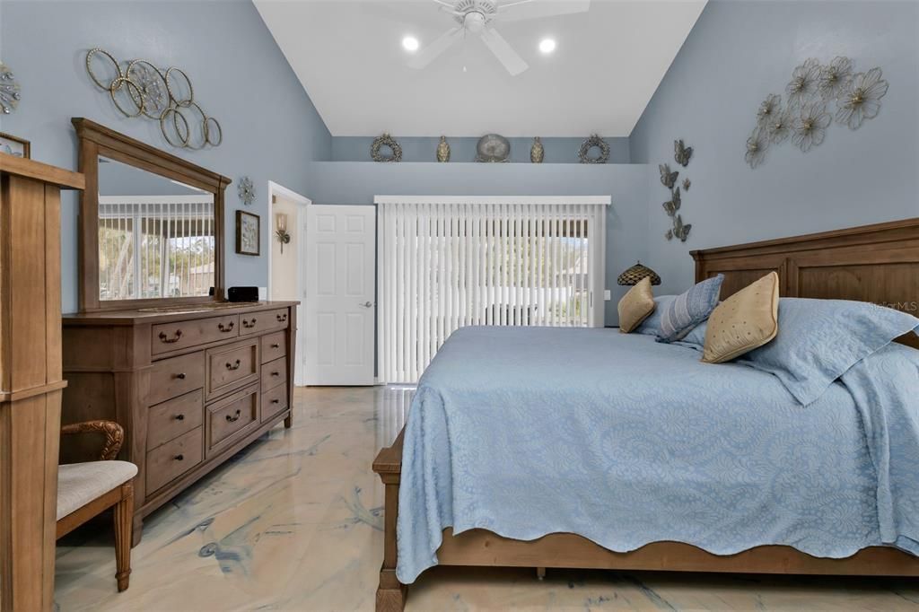 En Venta: $329,000 (3 camas, 2 baños, 1684 Pies cuadrados)