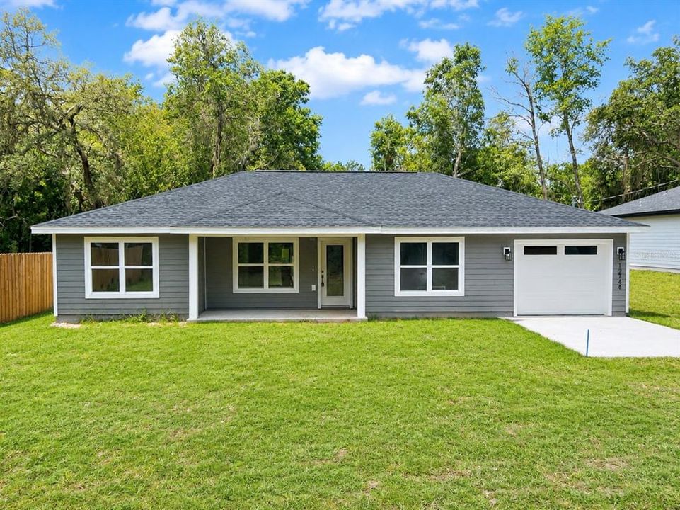 For Sale: $239,900 (3 beds, 2 baths, 1302 Square Feet)
