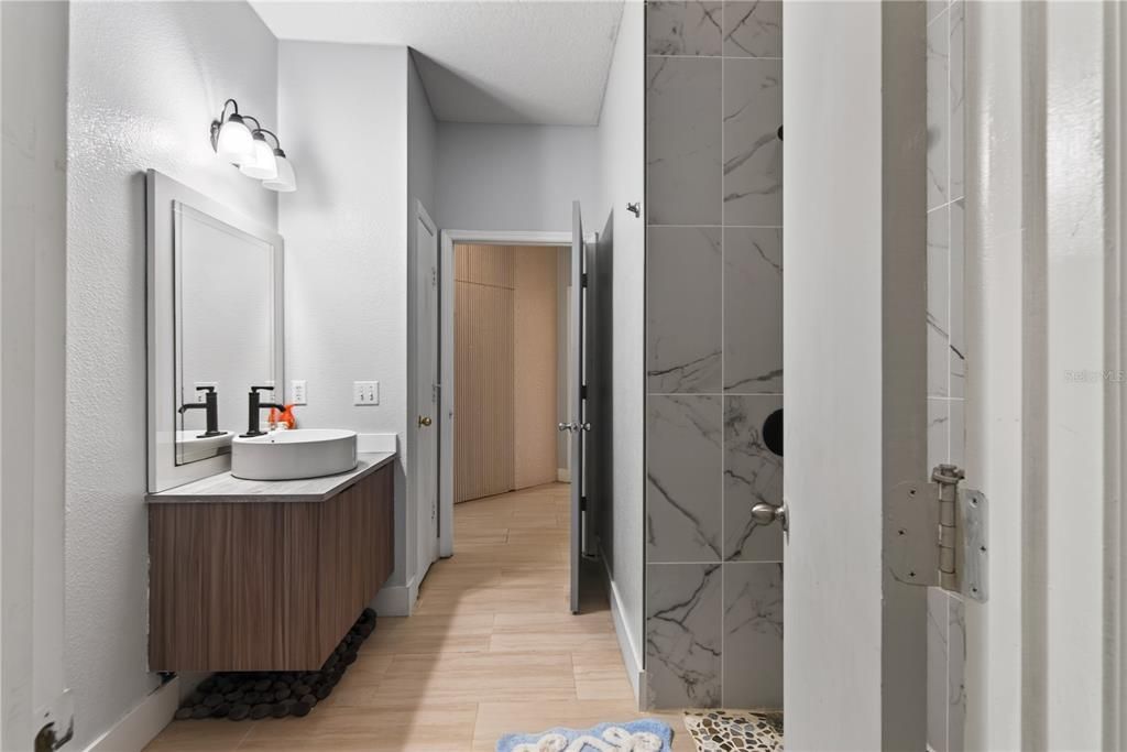 На продажу: $349,900 (4 спален, 2 ванн, 2236 Квадратных фут)
