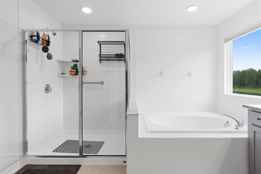 En Venta: $689,900 (5 camas, 4 baños, 3559 Pies cuadrados)