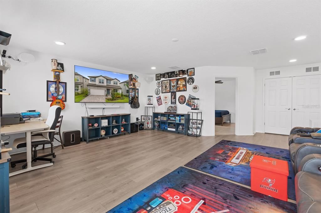 En Venta: $689,900 (5 camas, 4 baños, 3559 Pies cuadrados)