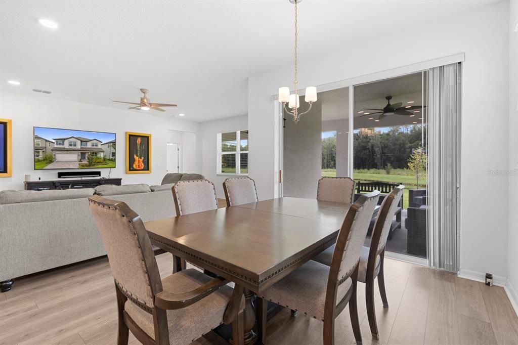En Venta: $689,900 (5 camas, 4 baños, 3559 Pies cuadrados)