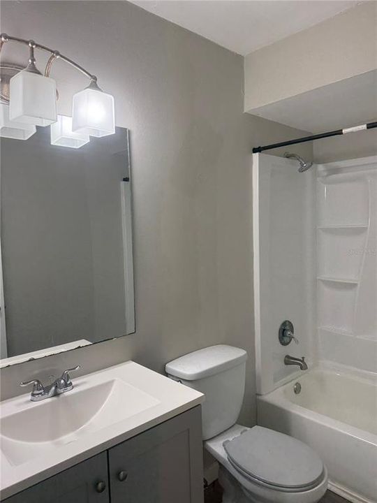 For Rent: $1,300 (2 beds, 1 baths, 785 Square Feet)
