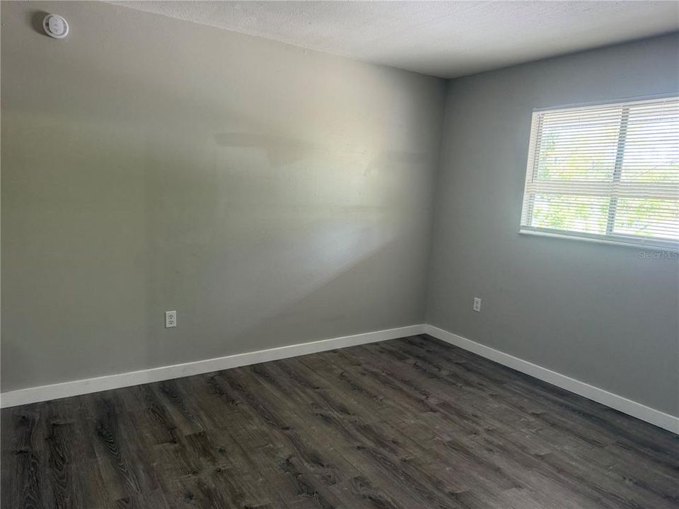 For Rent: $1,300 (2 beds, 1 baths, 785 Square Feet)