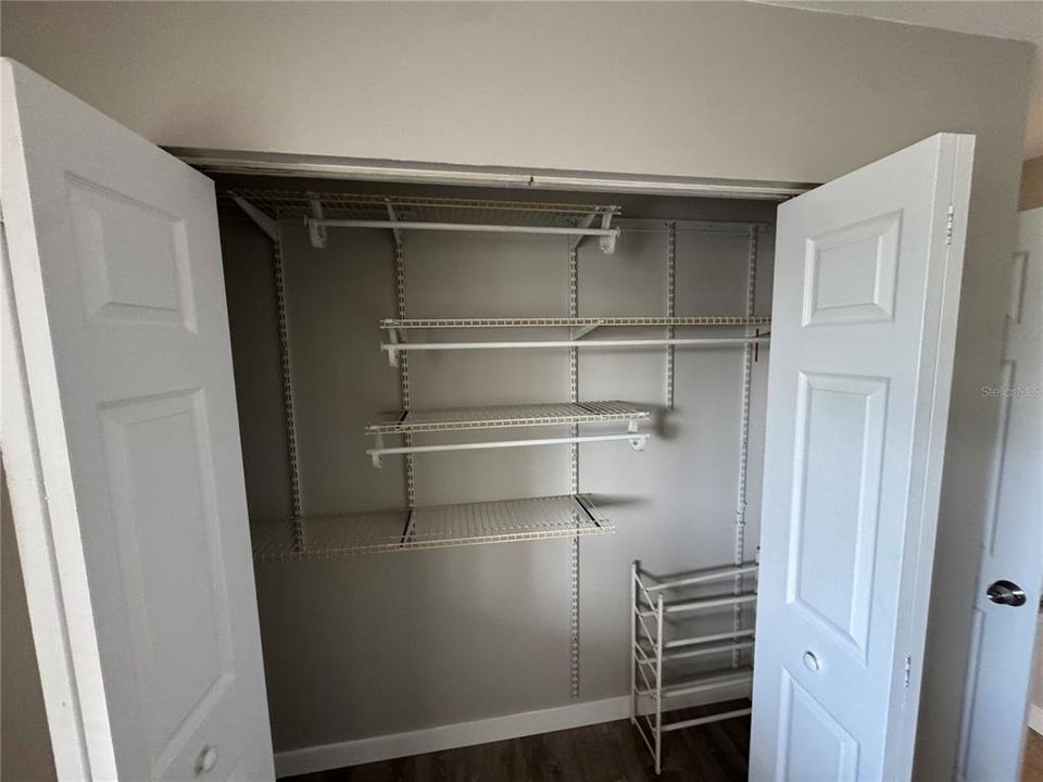 For Rent: $1,300 (2 beds, 1 baths, 785 Square Feet)