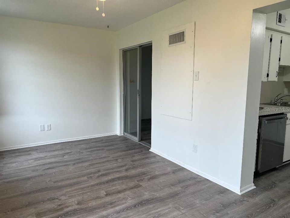 For Rent: $1,650 (2 beds, 2 baths, 1100 Square Feet)