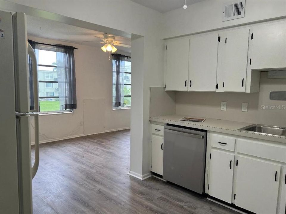 For Rent: $1,650 (2 beds, 2 baths, 1100 Square Feet)