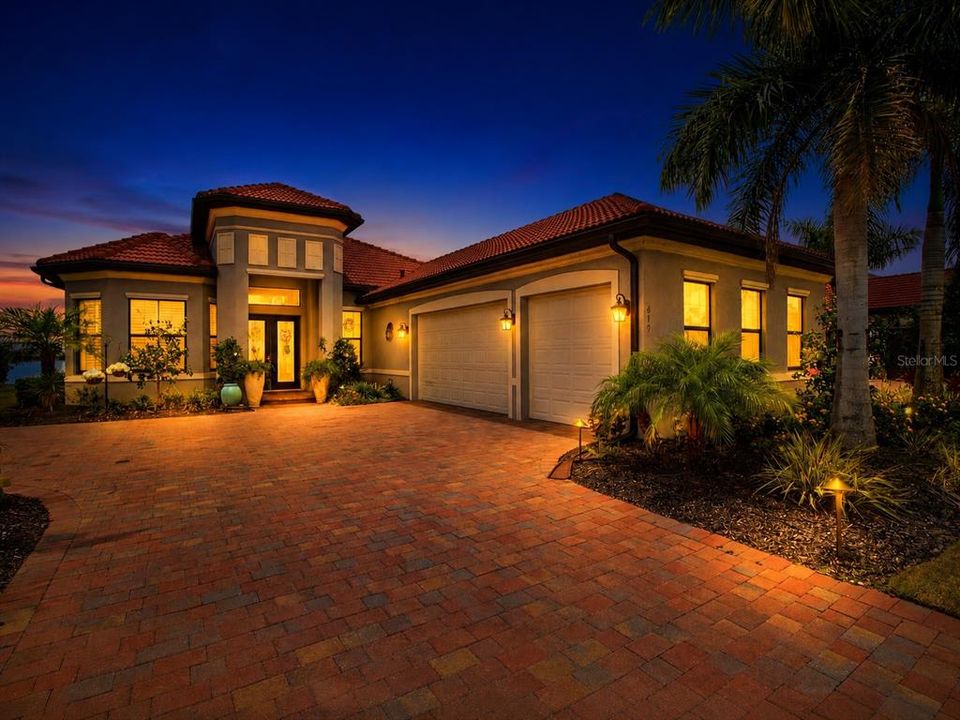 For Sale: $1,350,000 (3 beds, 3 baths, 2779 Square Feet)