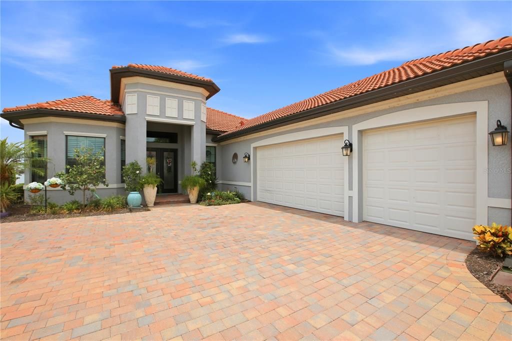 For Sale: $1,350,000 (3 beds, 3 baths, 2779 Square Feet)