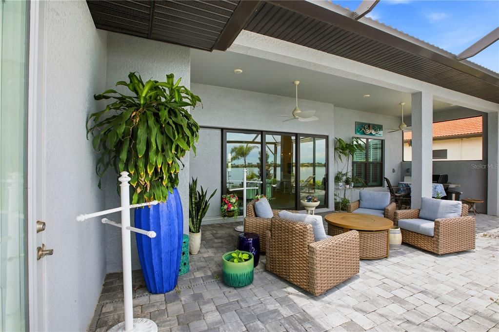 For Sale: $1,350,000 (3 beds, 3 baths, 2779 Square Feet)